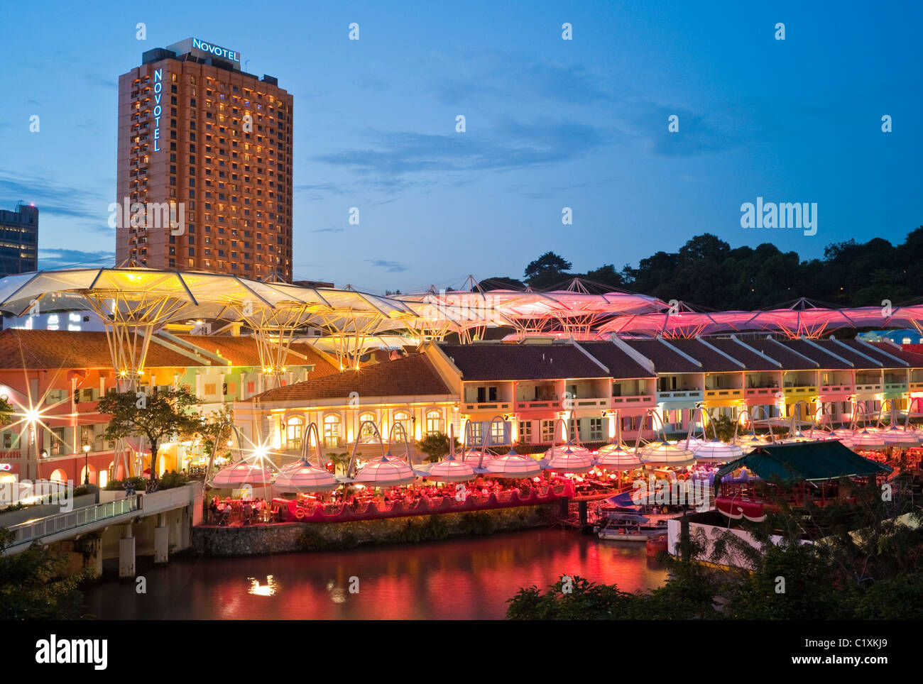 Bars and restaurant at dusk, Clarke Quay, Singapore Stock Photo Alamy