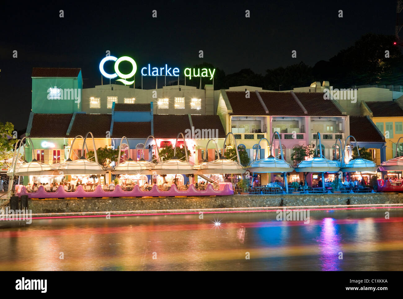 Clarke quay rooftop bar hires stock photography and images Alamy