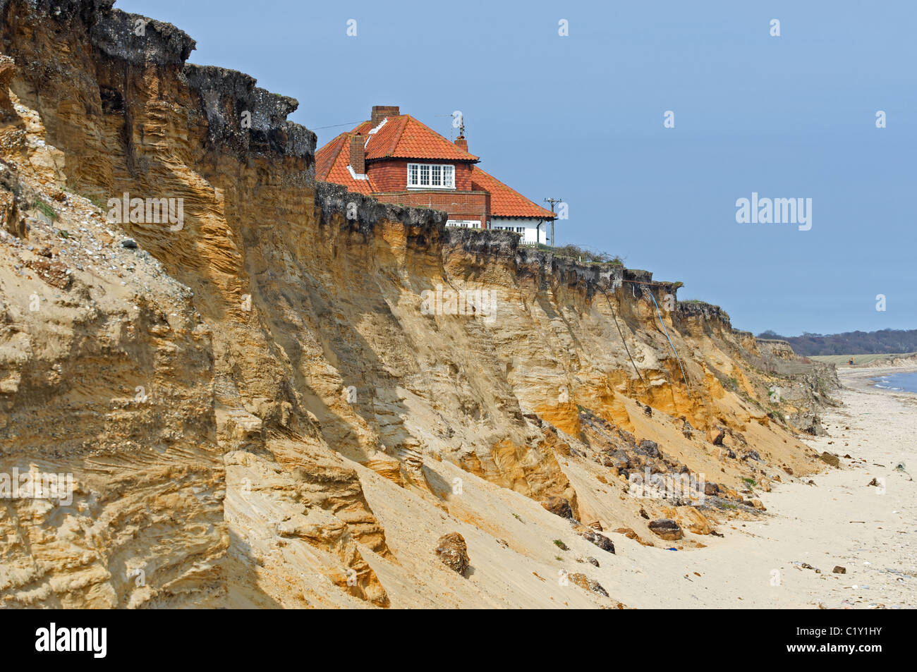 Coastal erosion house ocean hi-res stock photography and images - Alamy