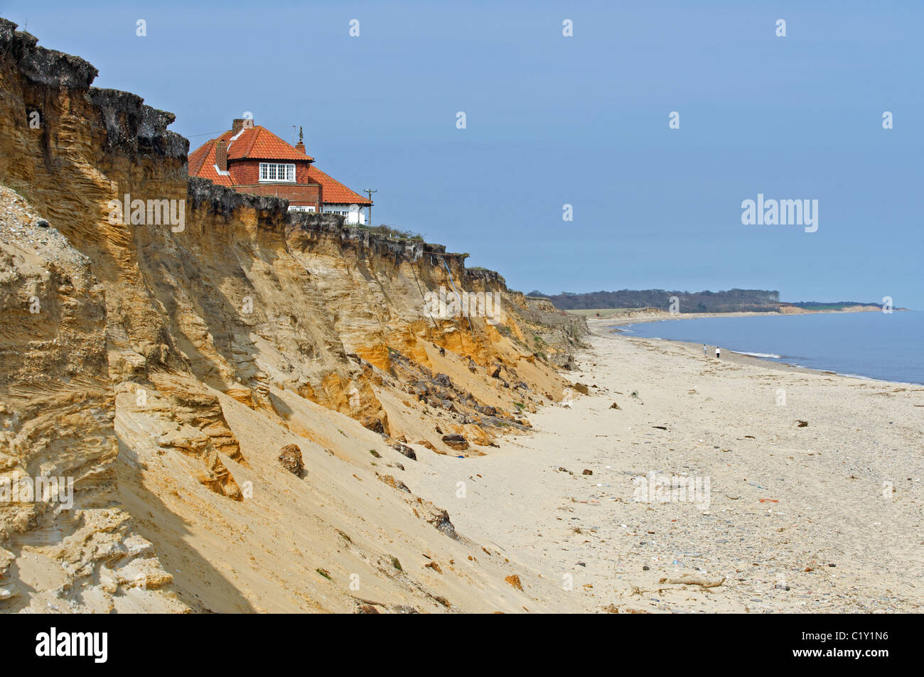 Coastal erosion house ocean hi-res stock photography and images - Alamy