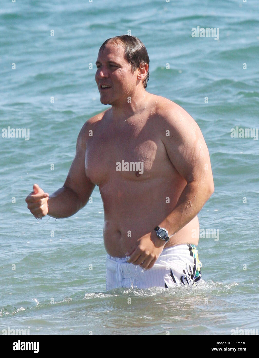 American actor Jon Favreau enjoys a day on Malibu Beach Los Angeles, Califo...
