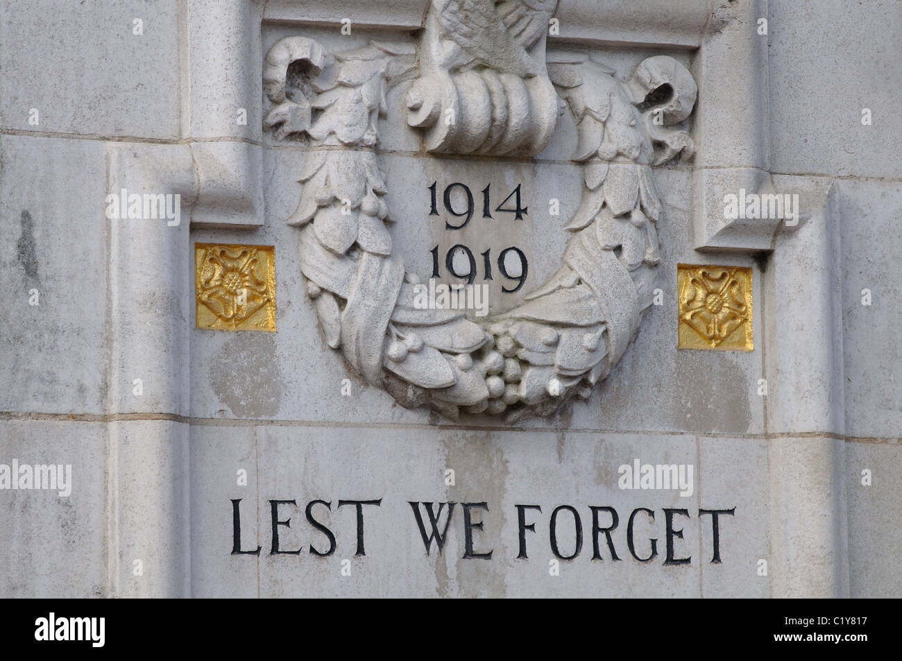 Lest We Forget detail on War Memorial, Earl Shilton, Leicestershire, England, UK Stock Photo