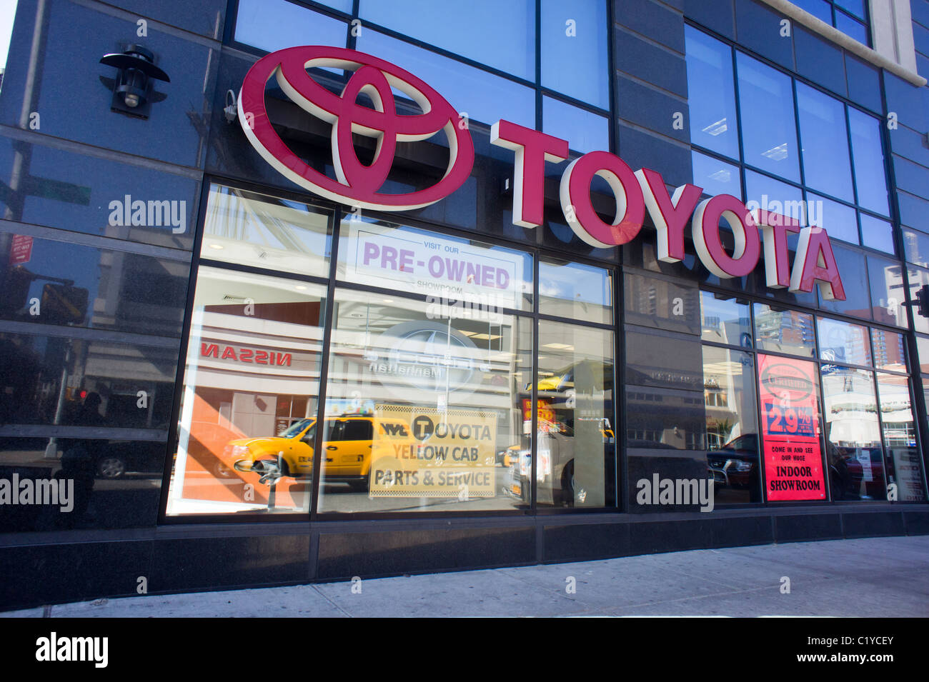 Toyota dealership hires stock photography and images Alamy