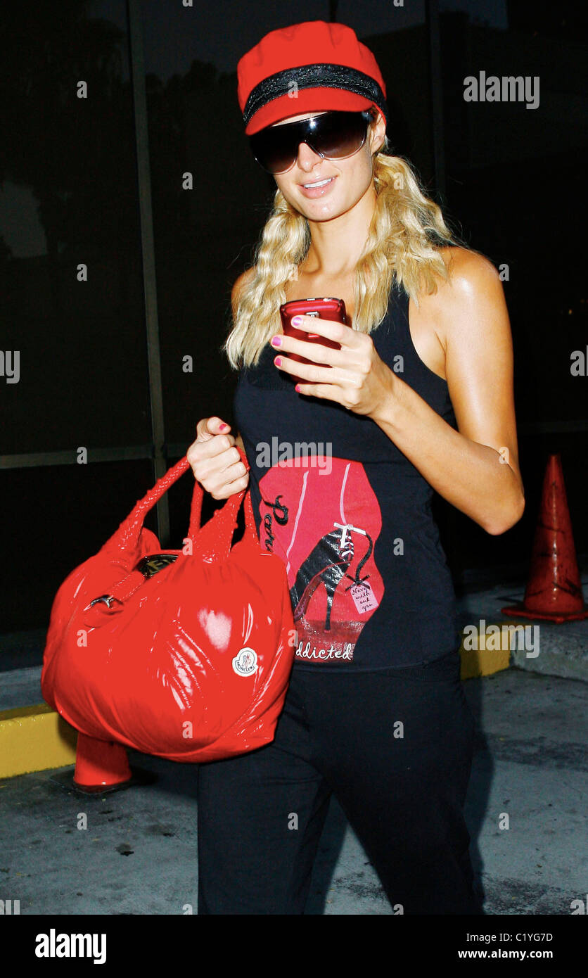 Paris Hilton Sunset Tan in Hollywood May 17, 2007 – Star Style