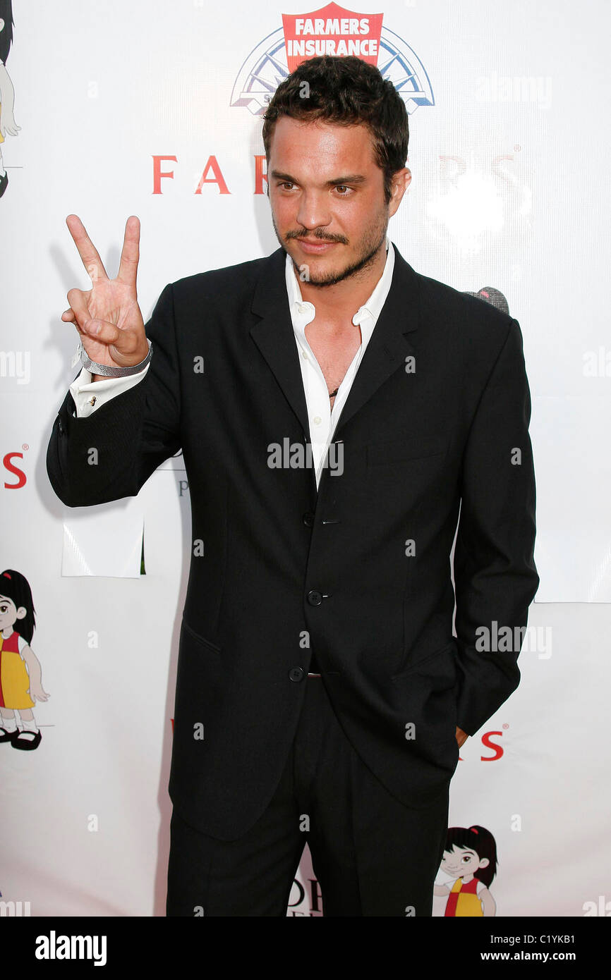 Kuno Becker Padres Contra El Cancer’s 9th Annual ‘Sue-o De Esperanza