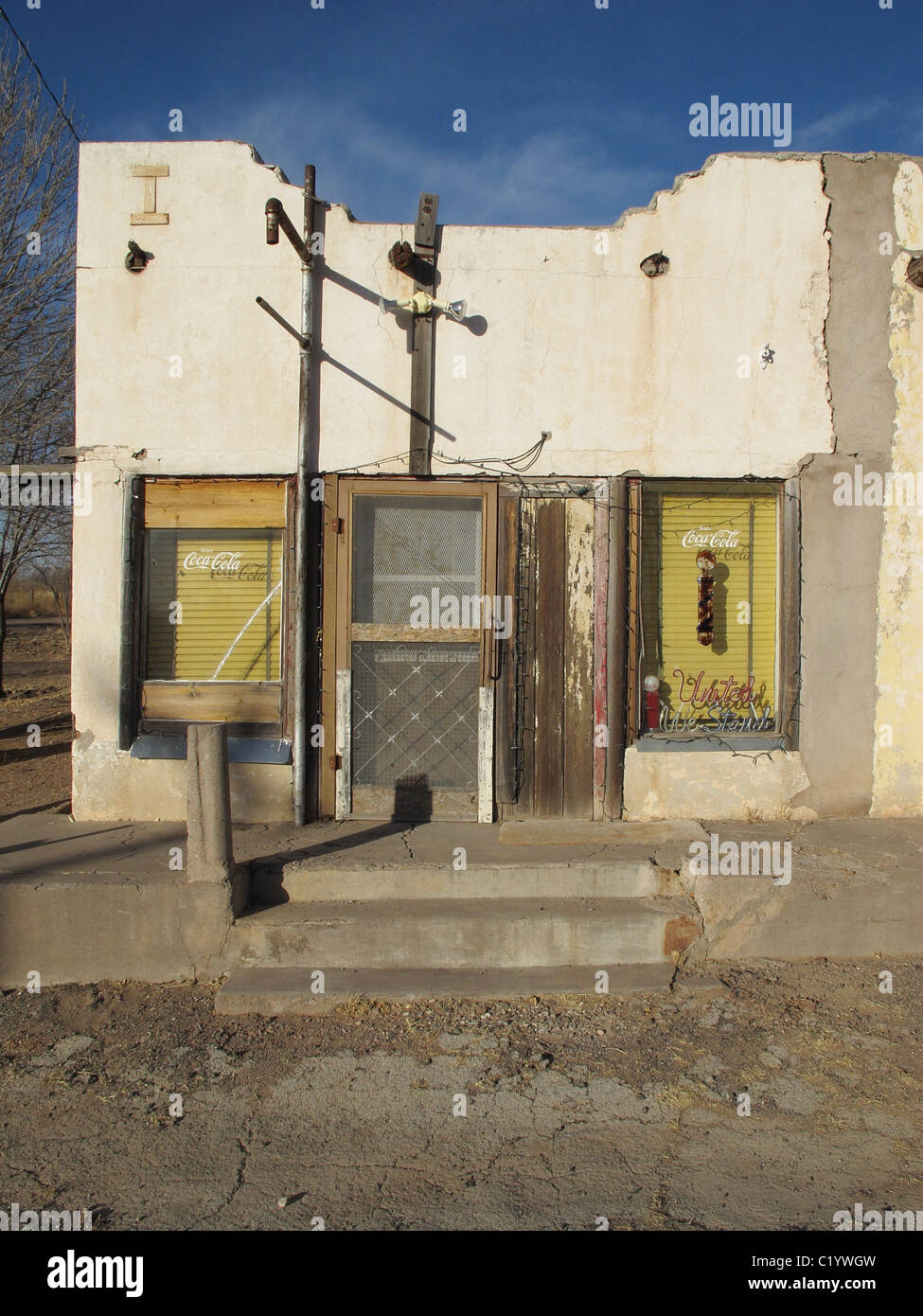Abandoned shop in Valentine, Texas Stock Photo Alamy