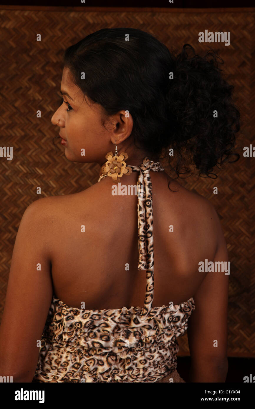 back view of an Indian female model clad in strapless sleeveless top Stock  Photo - Alamy