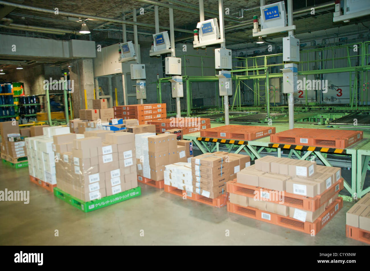 Line on sorting pallet in a logistical warehouse Stock Photo Alamy
