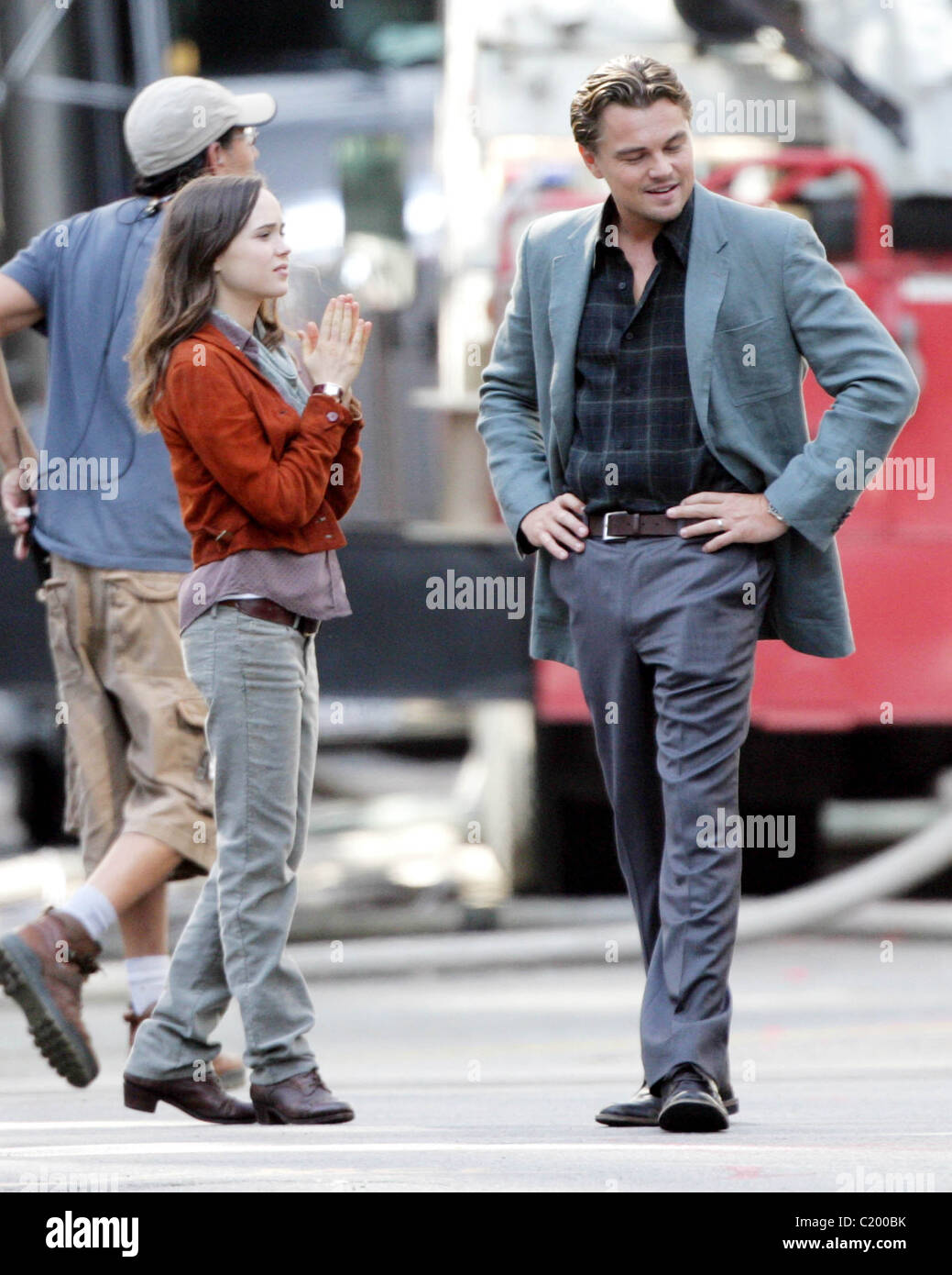 Leonardo DiCaprio and Ellen Page on the film set for their new film  'Inception' on location. Los Angeles, California, USA Stock Photo - Alamy