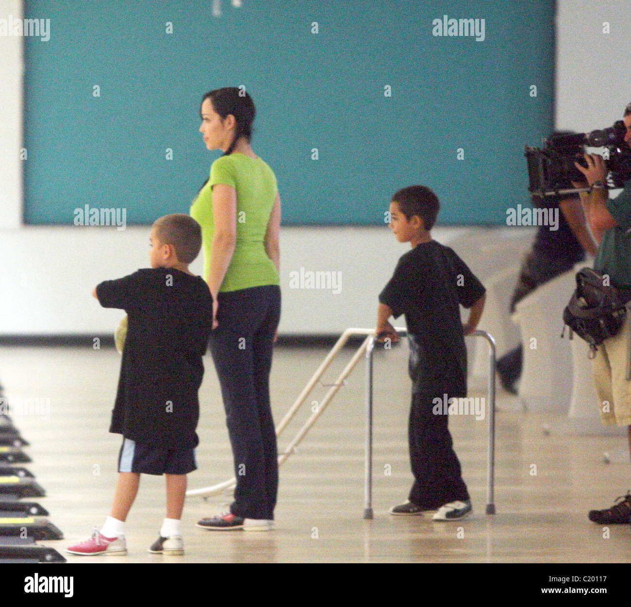Nadya Suleman aka Octomom takes some of her children bowling Los Angeles,  Califirnia - 13.09.09 Stock Photo - Alamy