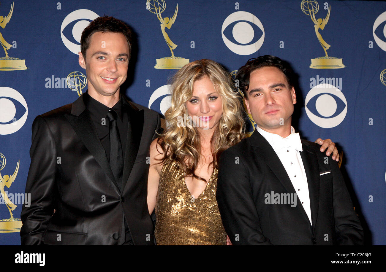 Jim Parsons, Kaley Cuoco, \u0026 Johnny Galecki 61st Primetime Emmy Awards held  at the Nokia Theatre - Press Room Los Angeles Stock Photo - Alamy, image size:1300x917