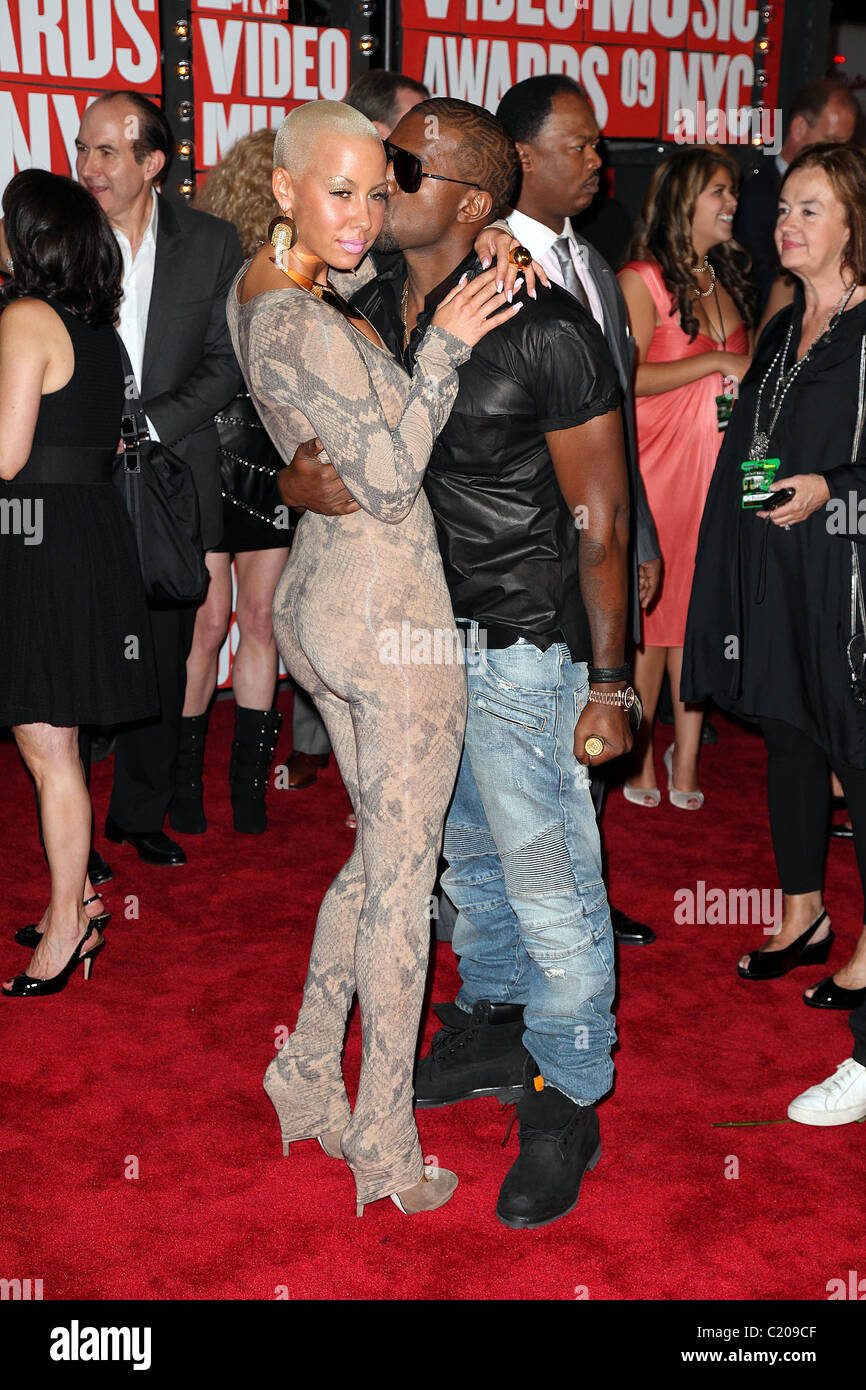 Kanye And Amber Rose Vma
