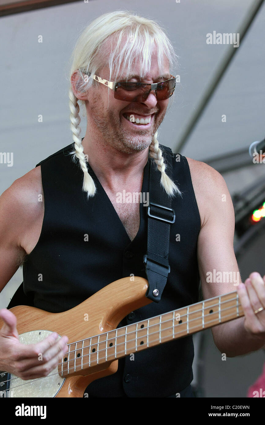 Nick Beggs Kajagoogoo perform live at Hobbles On The Cobbles in Aylesbury's Market Square Buckinghamshire, England - 23.08.09 Stock Photo