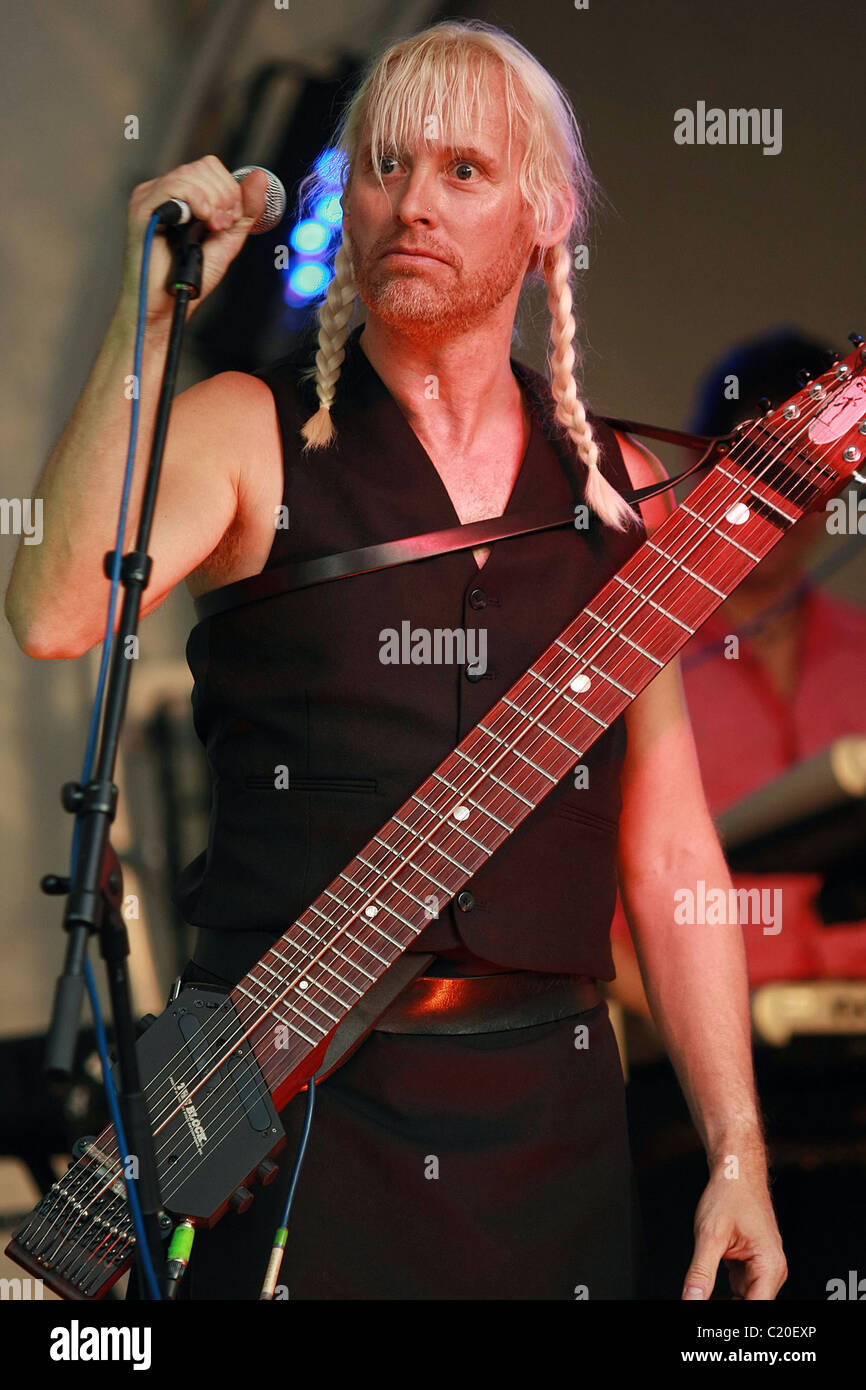 Nick Beggs Kajagoogoo perform live at Hobbles On The Cobbles in Aylesbury's Market Square Buckinghamshire, England - 23.08.09 Stock Photo