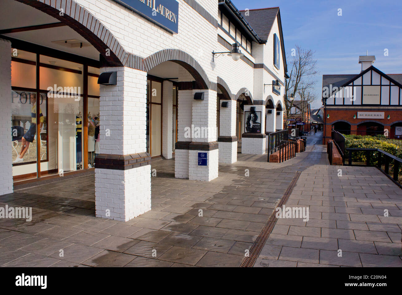 Cheshire oaks shopping hires stock photography and images Alamy