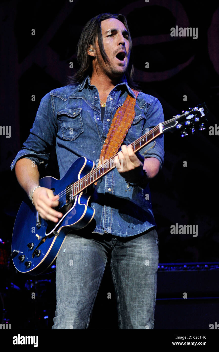 Jake Owen performs at the Bank Atlantic Center Sunrise, Florida 24.09