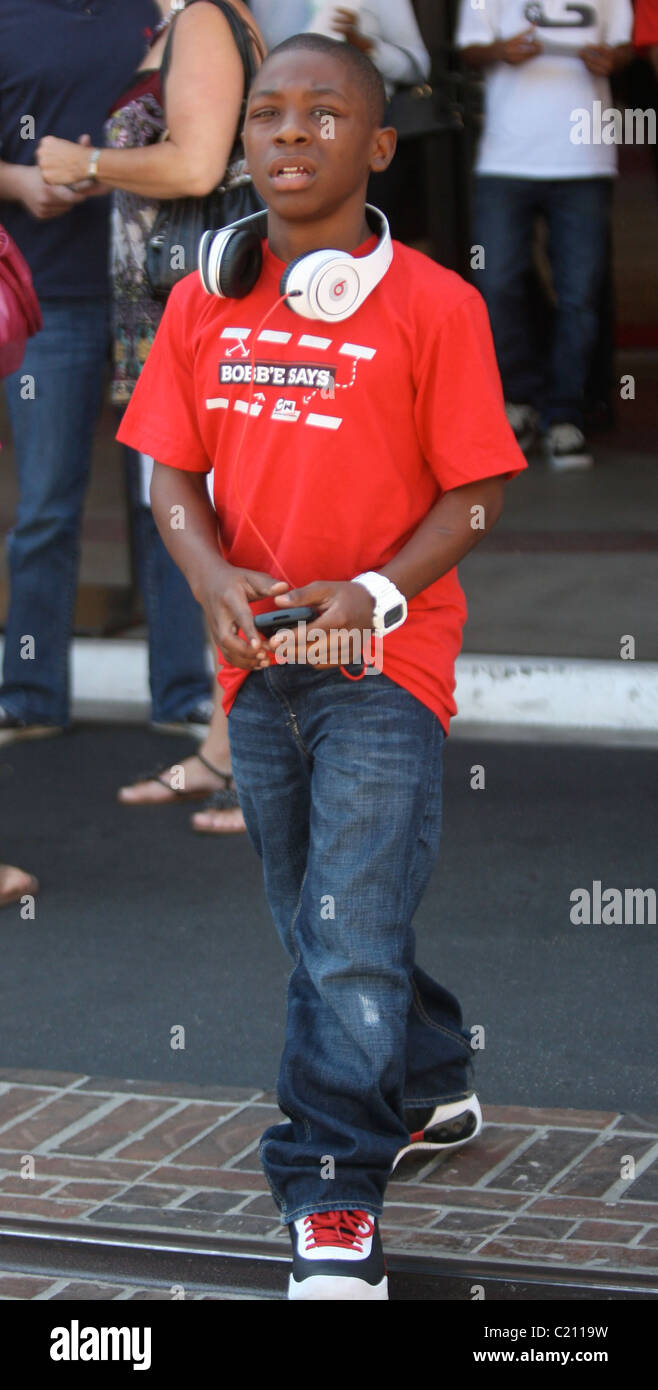 Bobb'e J. Thompson wearing his headphones while shopping in Hollywood Los  Angeles, California, USA - 26.09.09 Stock Photo - Alamy