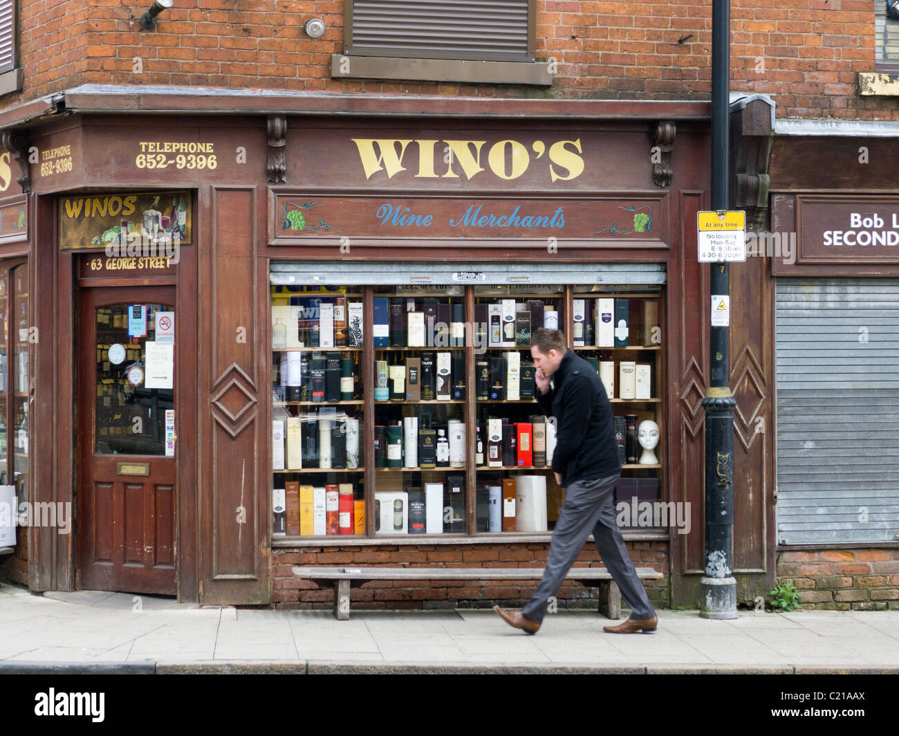 Wine & spirits shop, Oldham, Lancashire Stock Photo