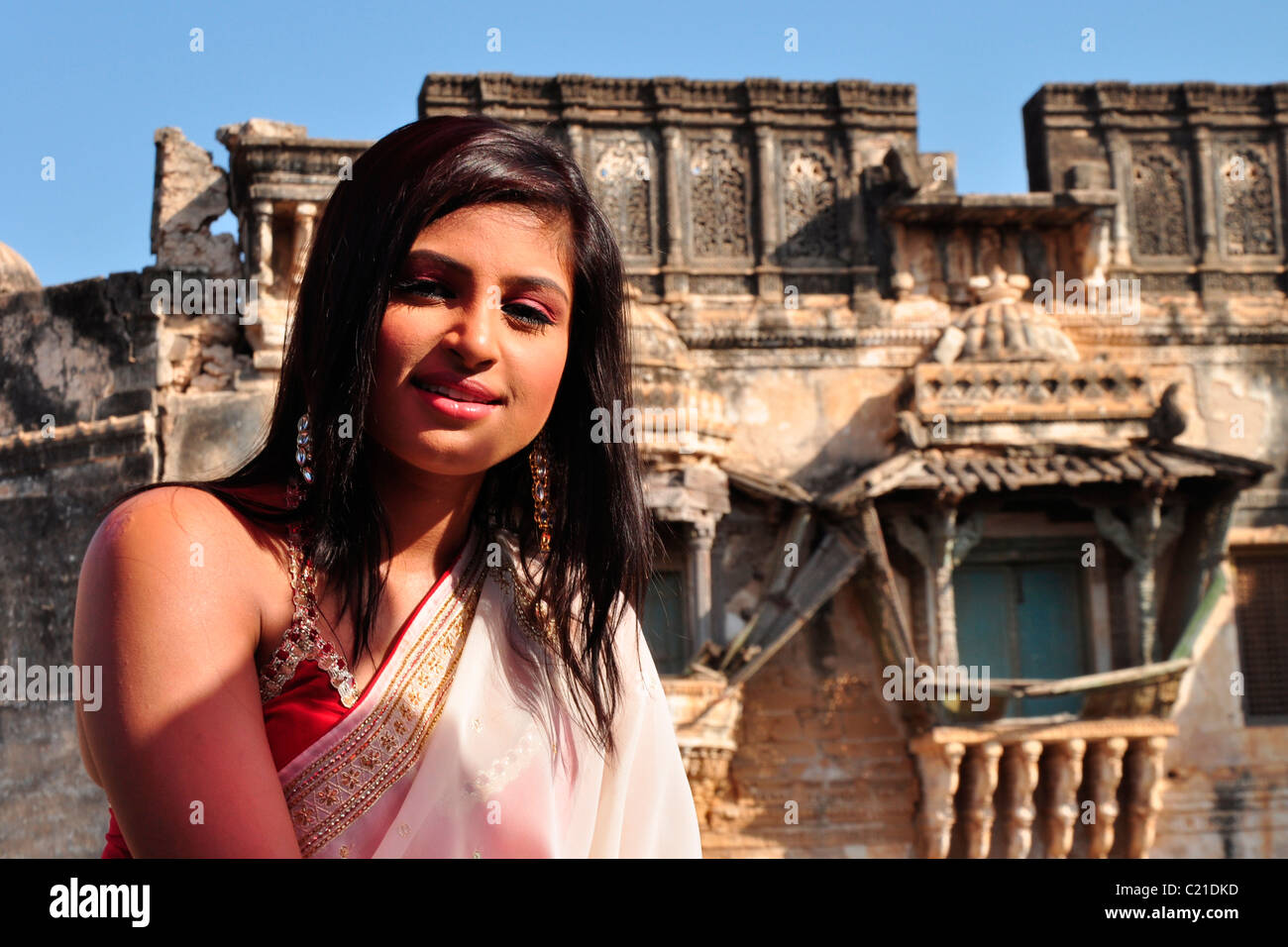 Indian girl wearing saree Stock Photo - Alamy