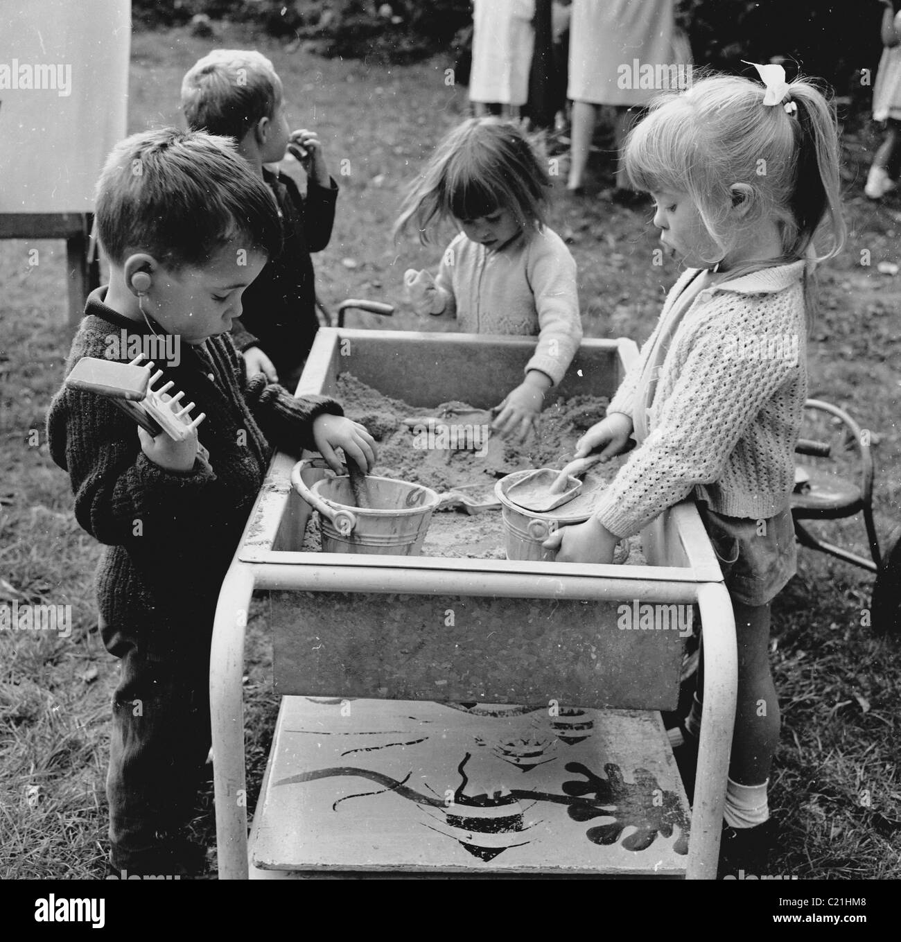 Children Playing Outside 1950s Stock Photos & Children Playing Outside