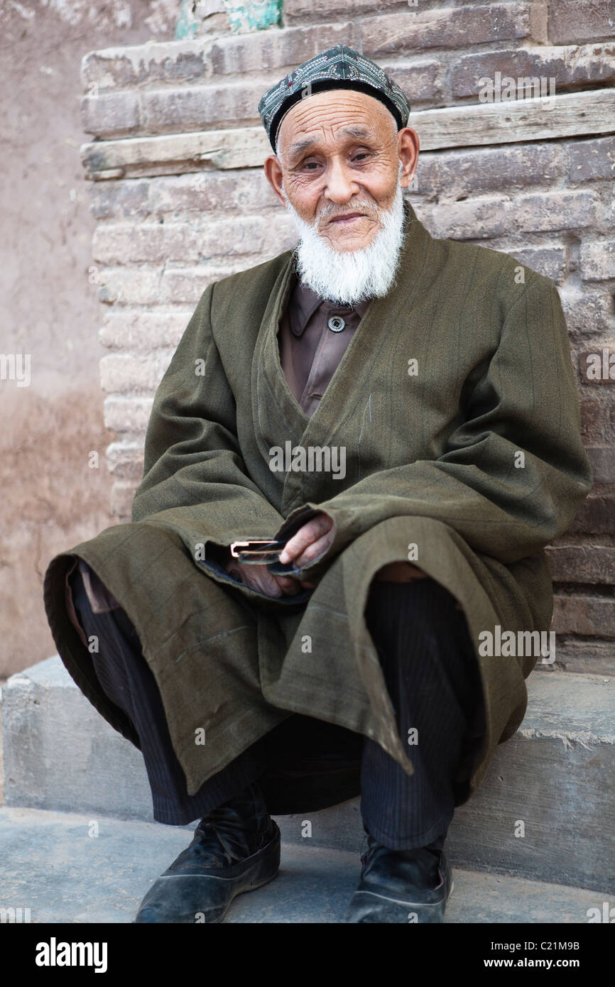 xinjiang: elderly uighur man Stock Photo