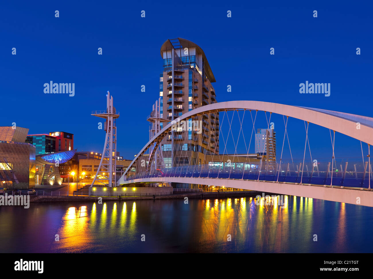 England, Greater Manchester, Salford quays, view across ...