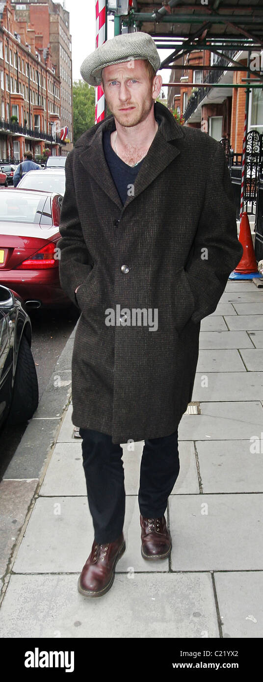 Paul Kaye arriving at Matt Lucas' house the day after the death of the  comic's ex-husband was announced London, England Stock Photo - Alamy