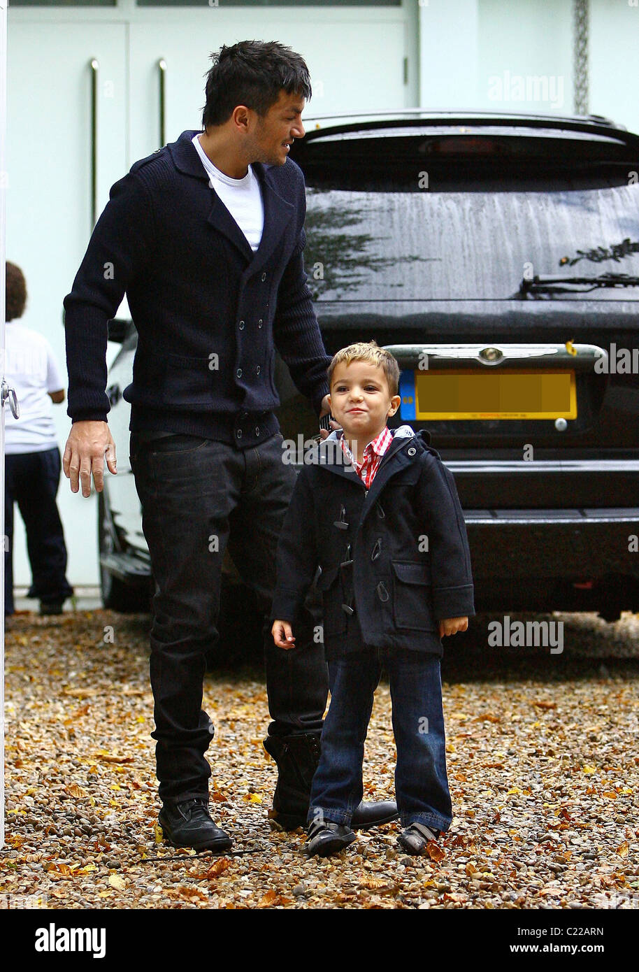 Peter Andre and his son Junior leaving home to head to Starbucks Hove ...