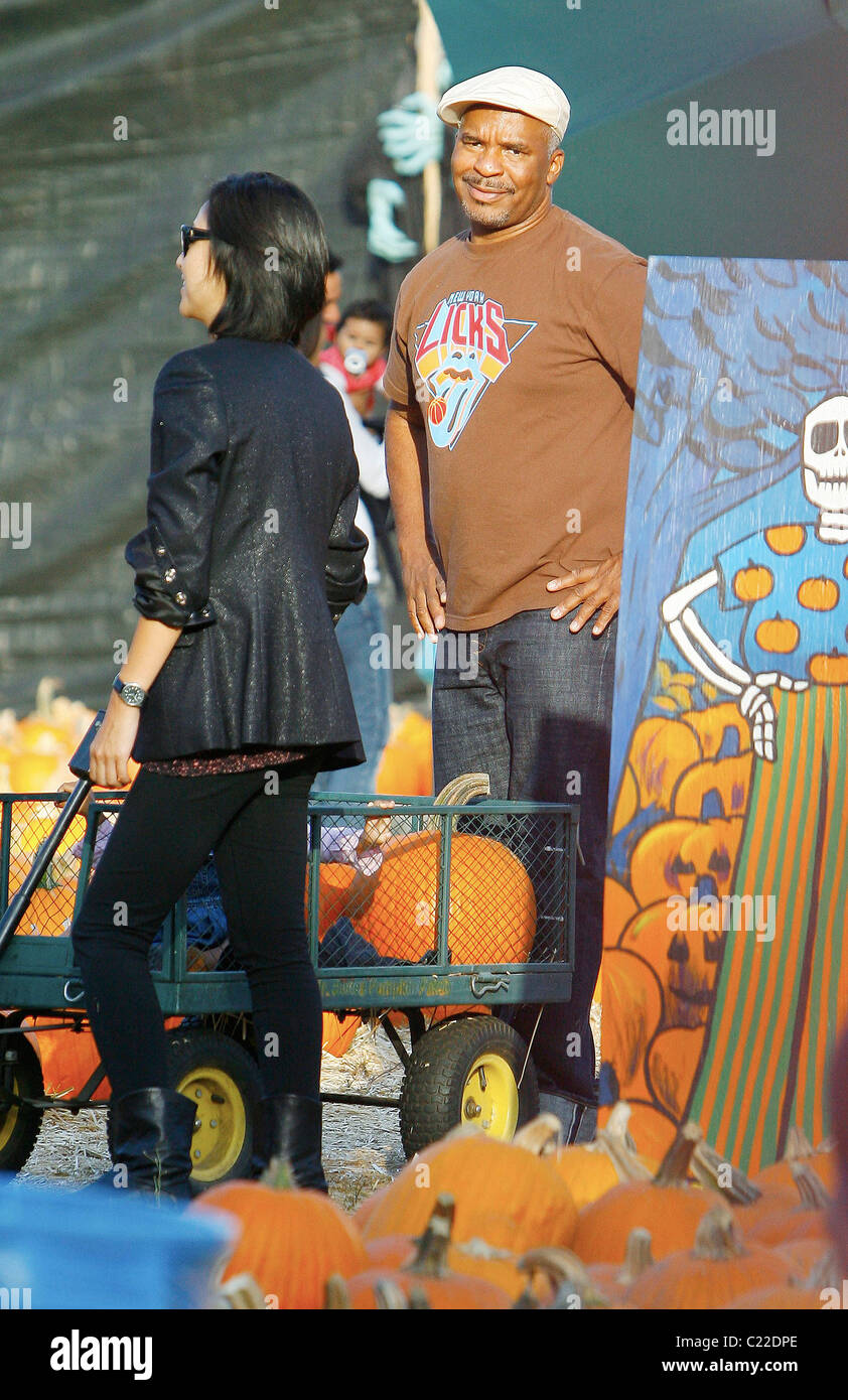 David Alan Grier with wife Christine Kim and their daughter Luisa Danbi Grier-Kim visit Mr Bones