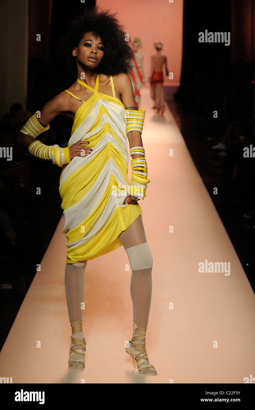 Model Paris Fashion Week Spring/Summer 2010 Ready To Wear - Jean Paul ...