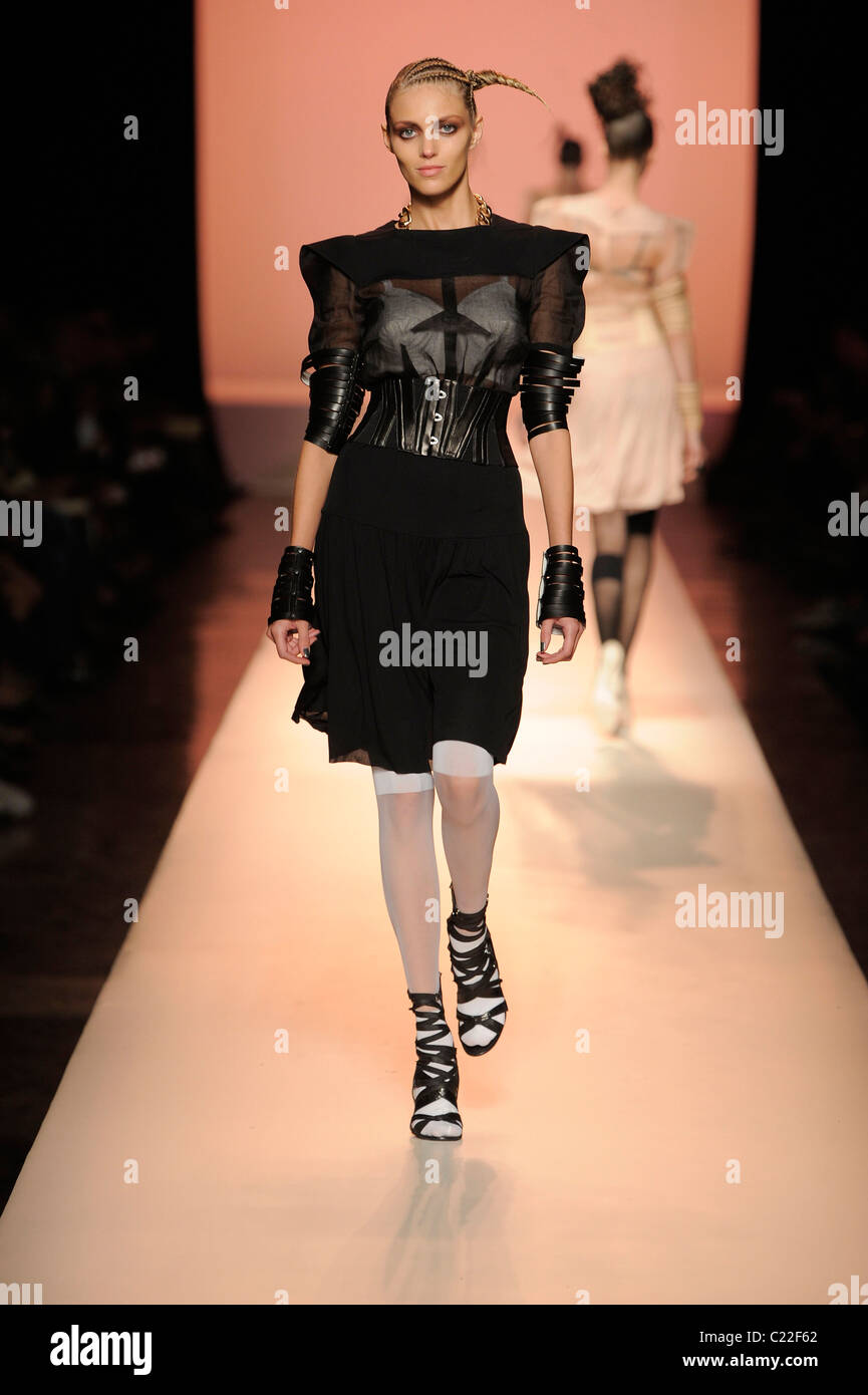 Paris Ii Model Model Paris Fashion Week Spring/Summer 2010 Ready To Wear - Jean Paul ...