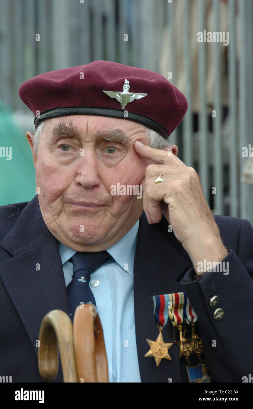 Old soldiers never die hi-res stock photography and images - Alamy