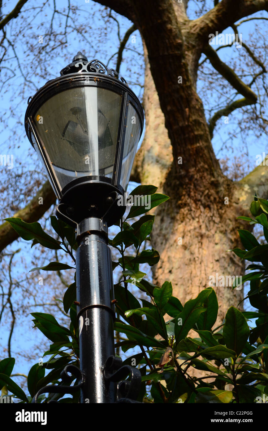 Traditional street lamp hi-res stock photography and images - Alamy