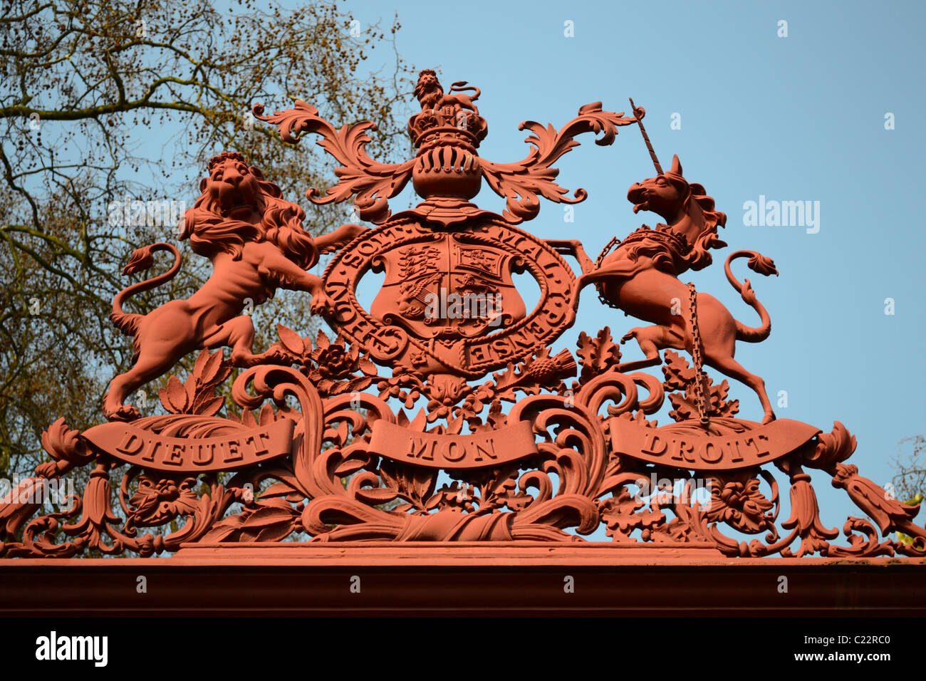 Queen's gate entrance, Kensington gardens, London Stock Photo Alamy
