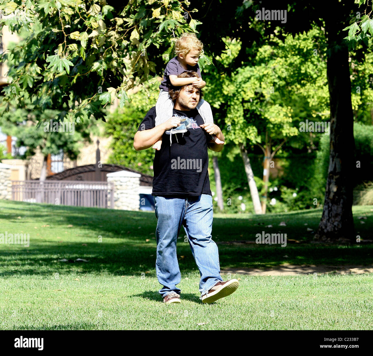 Jack Black with his son Samuel Black at Coldwater Park Los Angeles,  California - 11.10.09 Stock Photo - Alamy