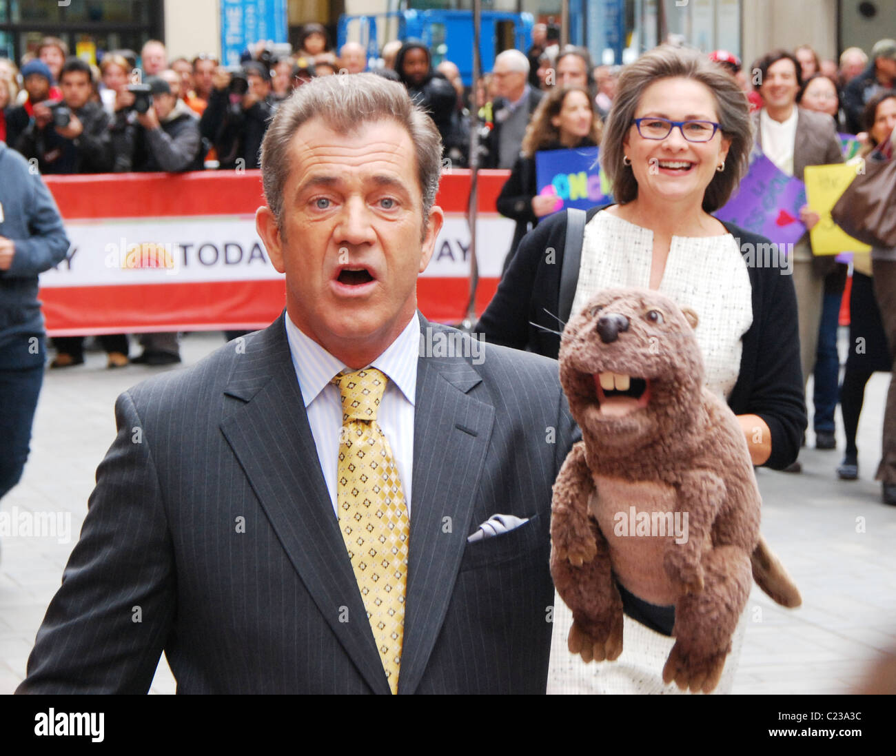 Mel Gibson and Cherry Jones filming on the set of their latest movie ...