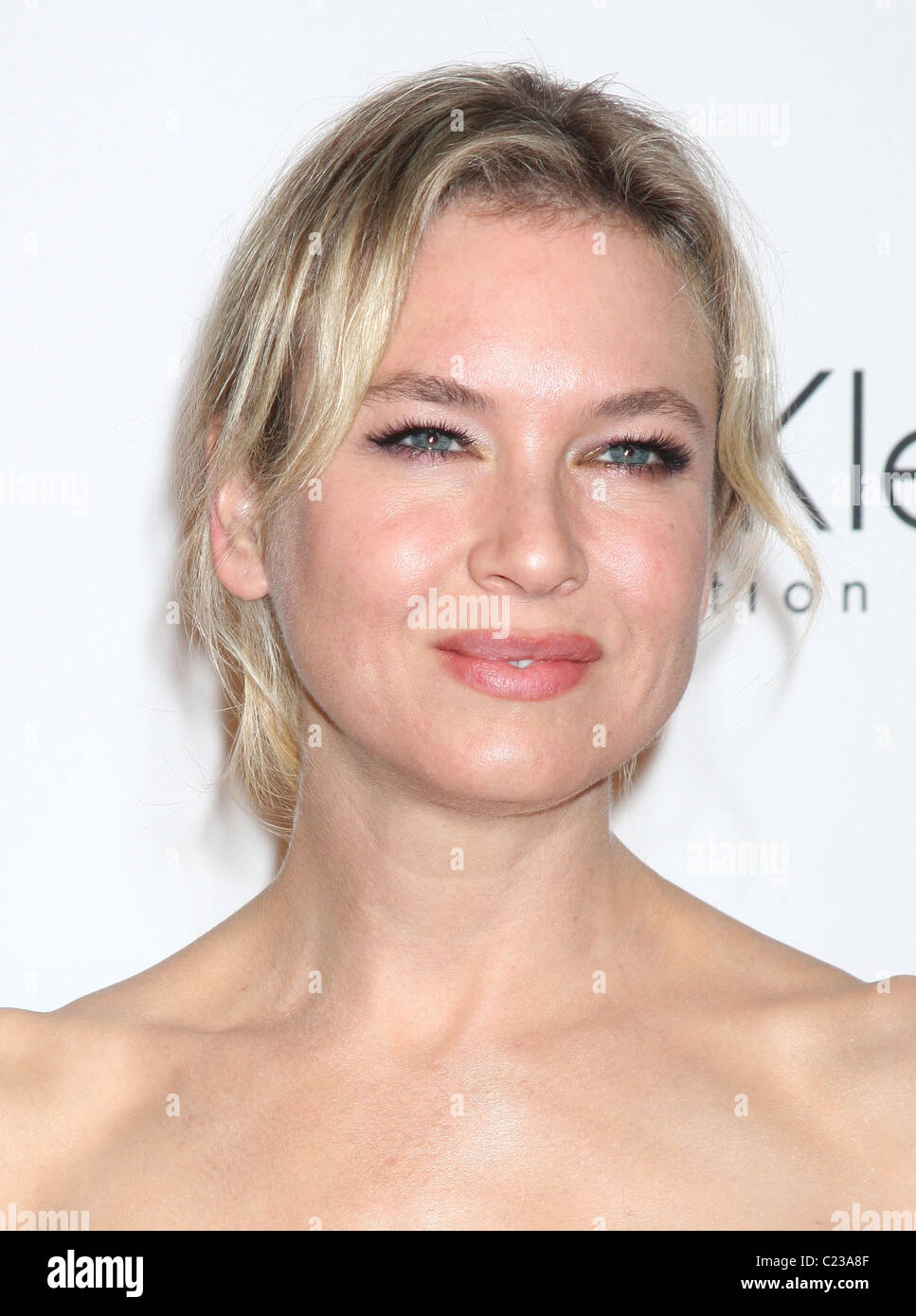 Renee Zellweger arriving at the 16th Annual Women in Hollywood Tribute Sponsored by ELLE at the Beverly Hilton Hotel Los Stock Photo