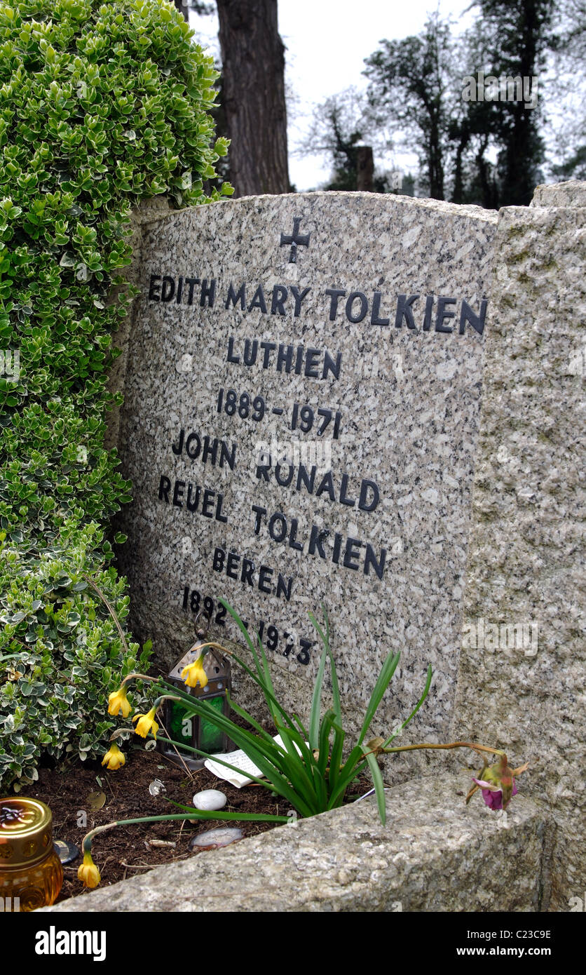 Grave of J.R.R.Tolkien, Wolvercote Cemetery, Oxford, UK Stock Photo