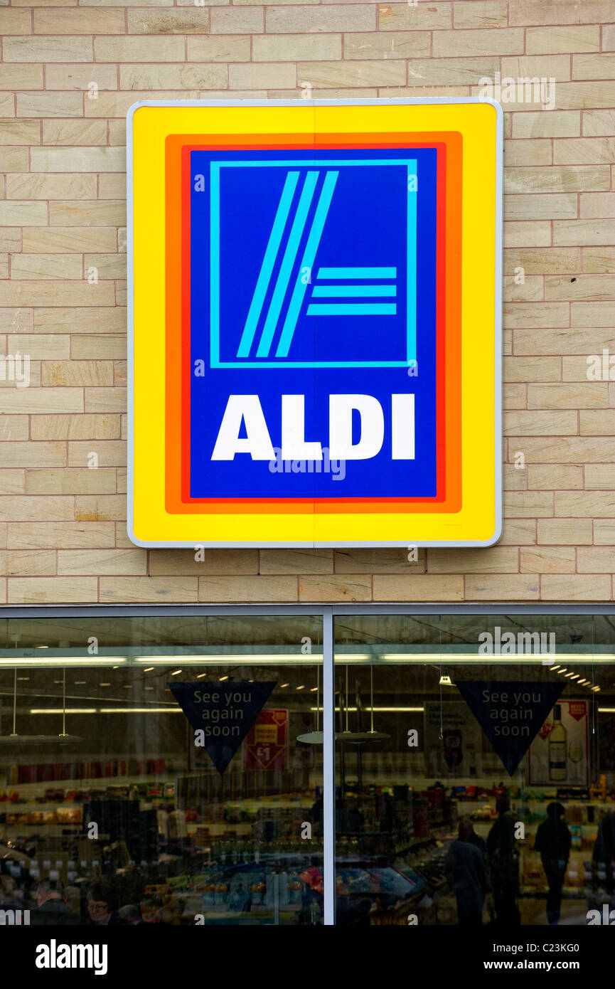 Sign in front of ALDI supermarket Stock Photo