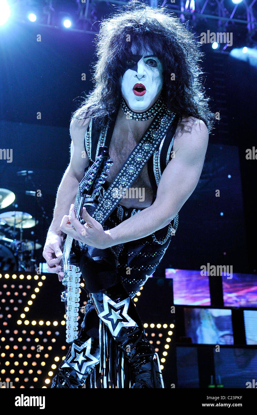 Paul stanley kiss hi-res stock photography and images - Alamy
