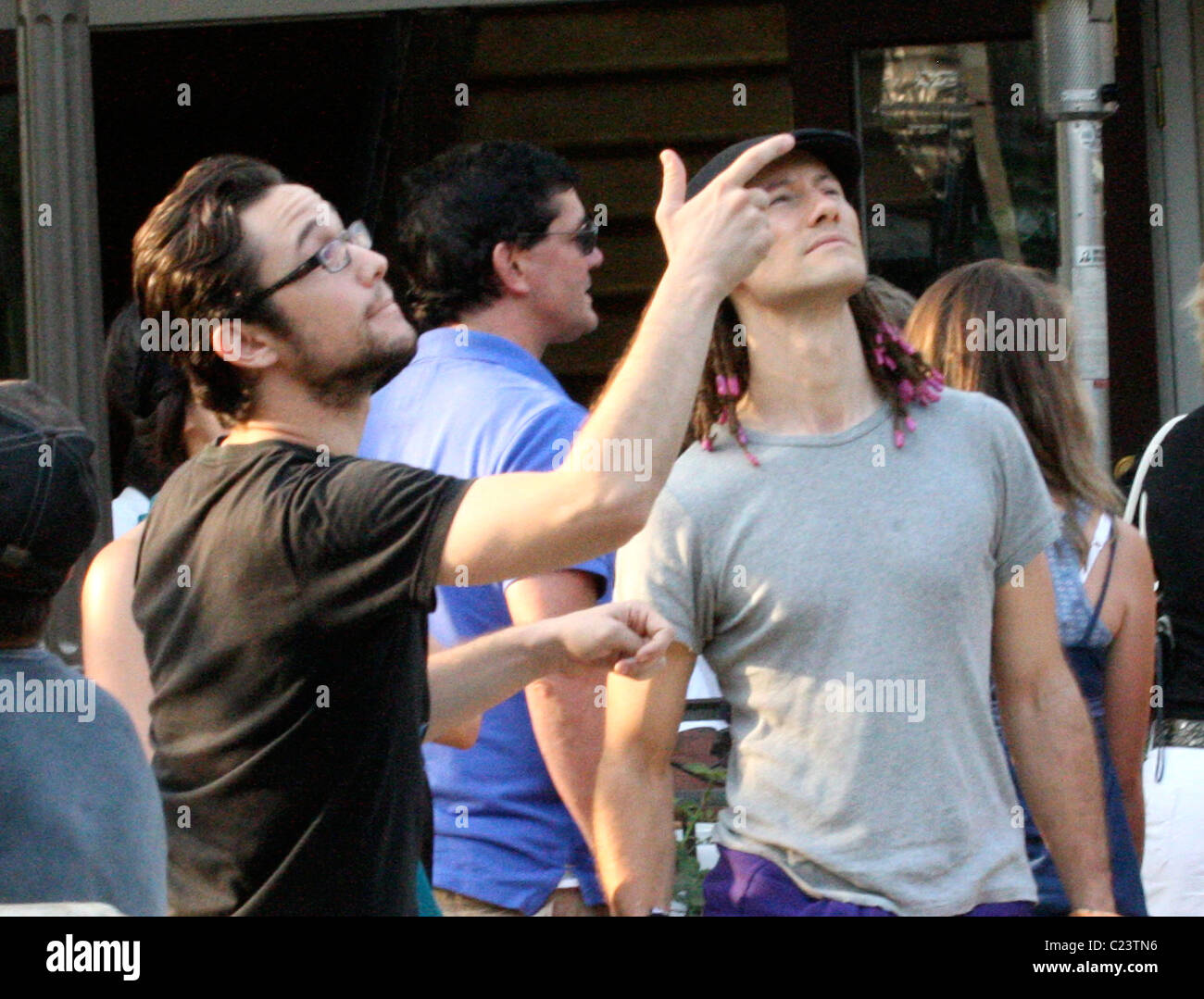 Joseph Gordon Levitt And His Brother Daniel Throw Coins Into A Local Water Fountain In Hollywood Los Angeles California Stock Photo Alamy