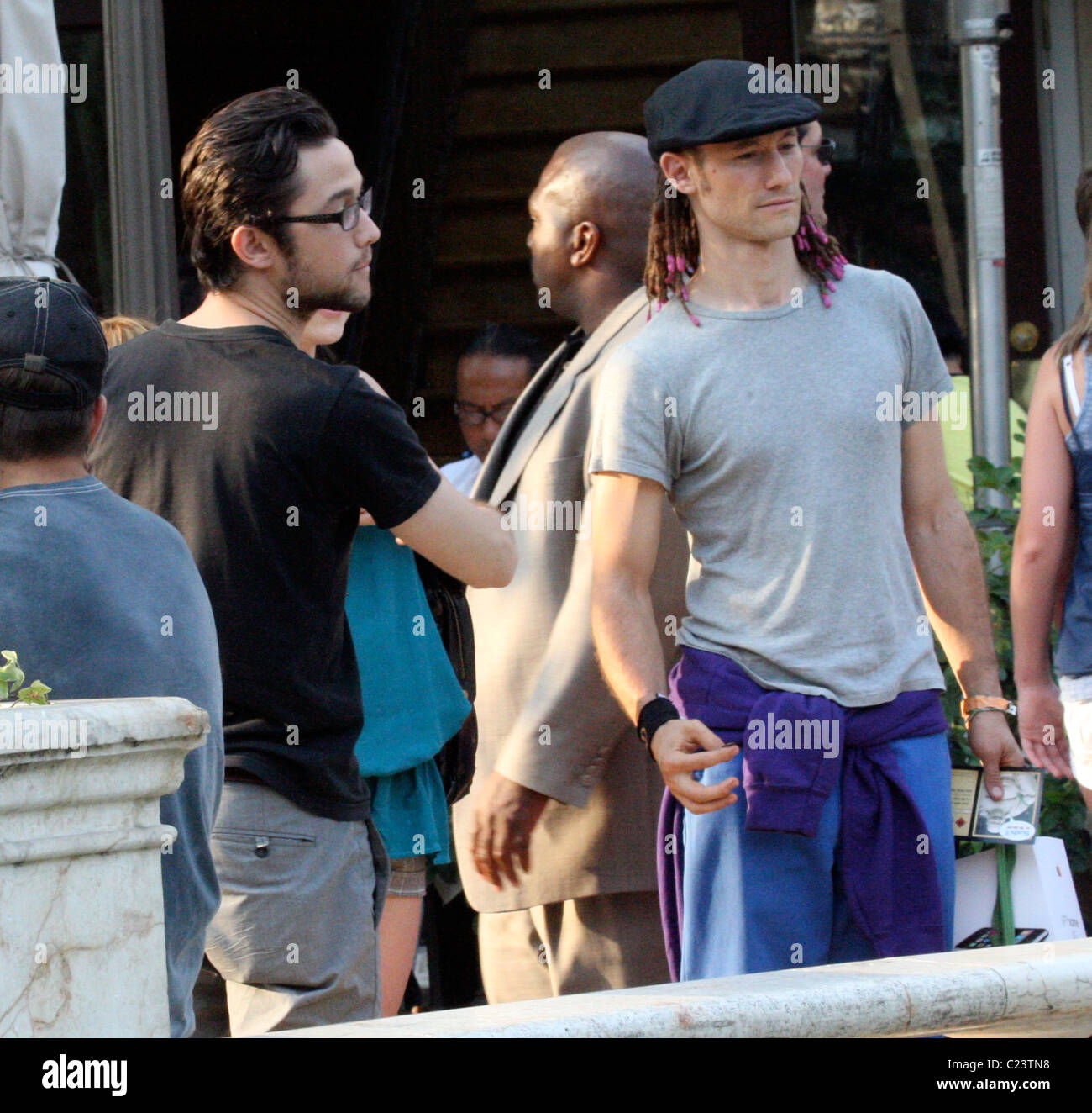 Joseph Gordon Levitt And His Brother Daniel Throw Coins Into A Local Water Fountain In Hollywood Los Angeles California Stock Photo Alamy