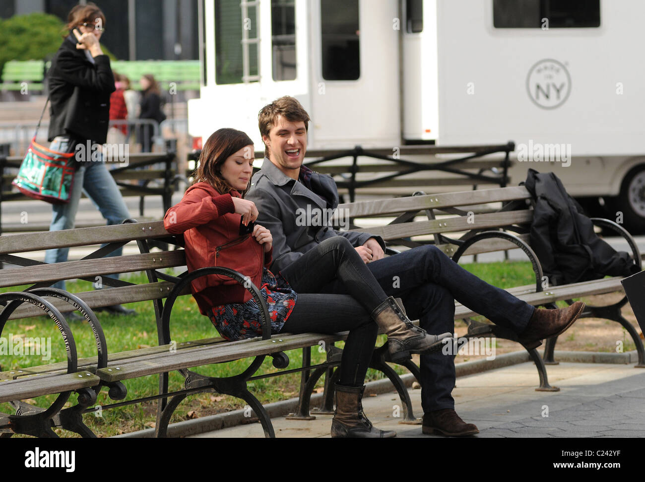 Emily blunt on set adjustment hi-res stock photography and images - Alamy