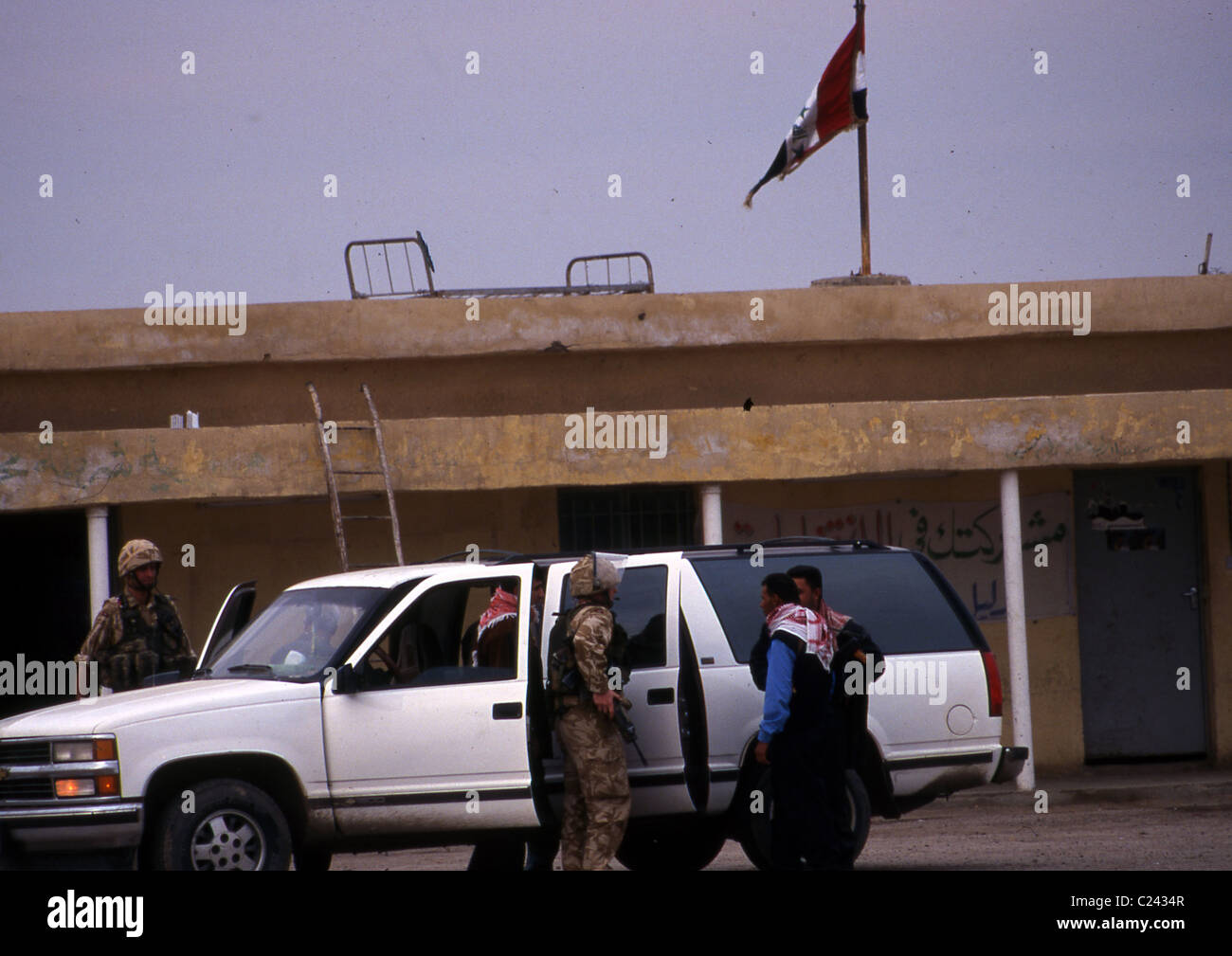 A joint patrol with the British army and the Iraq police force in Basra ...