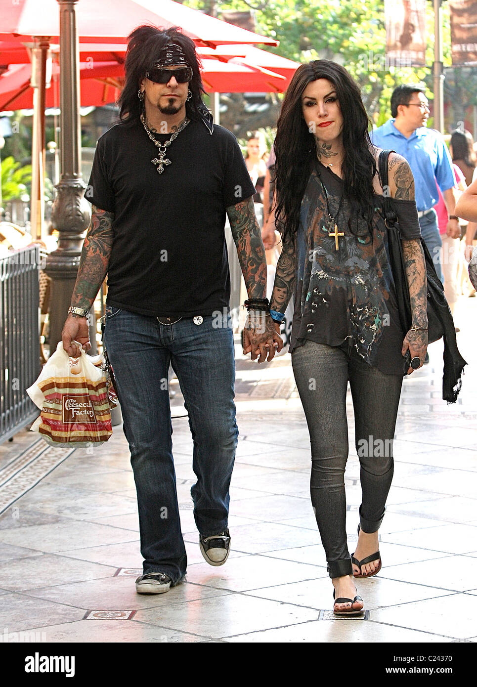 Katherine von Drachenberg aka Kat Von D with her boyfriend Nikki Sixx  having lunch at the Cheesecake Factory in Hollywood Los Stock Photo - Alamy