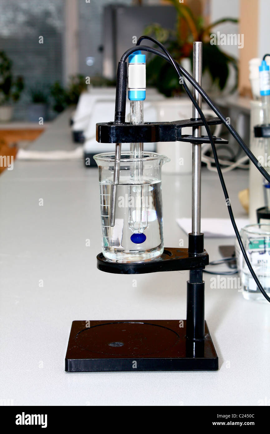 Liquid medicine measuring device hi-res stock photography and images ...