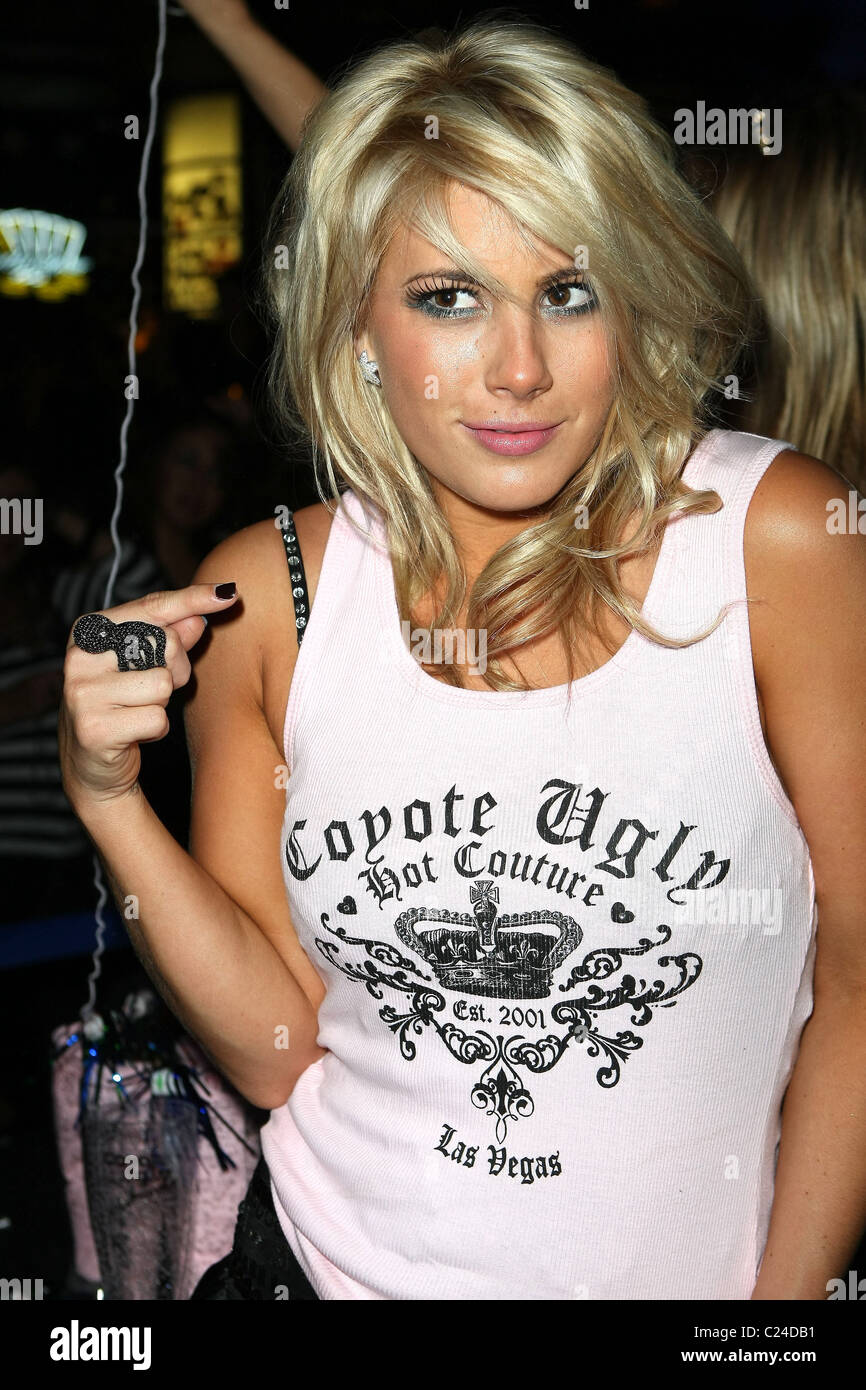 Shayne Lamas celebrates Her 24th Birthday At Coyote Ugly Saloon At New