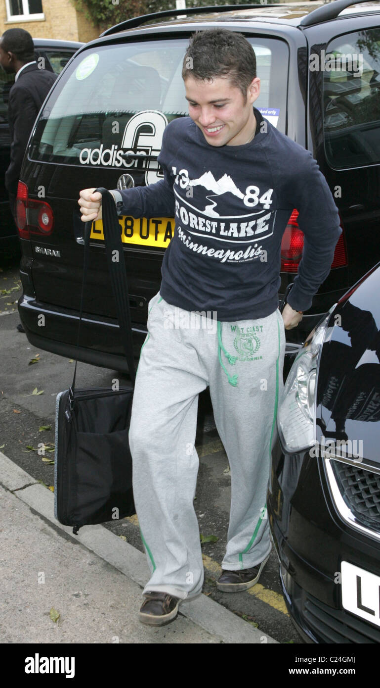 X Factor&rsquo; finalist Joseph McElderry visiting a rehearsal studio London