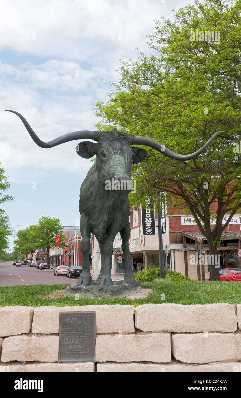 Kansas, Dodge City, Texas Longhorn Statue, commemorates the 1800's cattle drives from Texas to the Kansas railroads Stock Photo