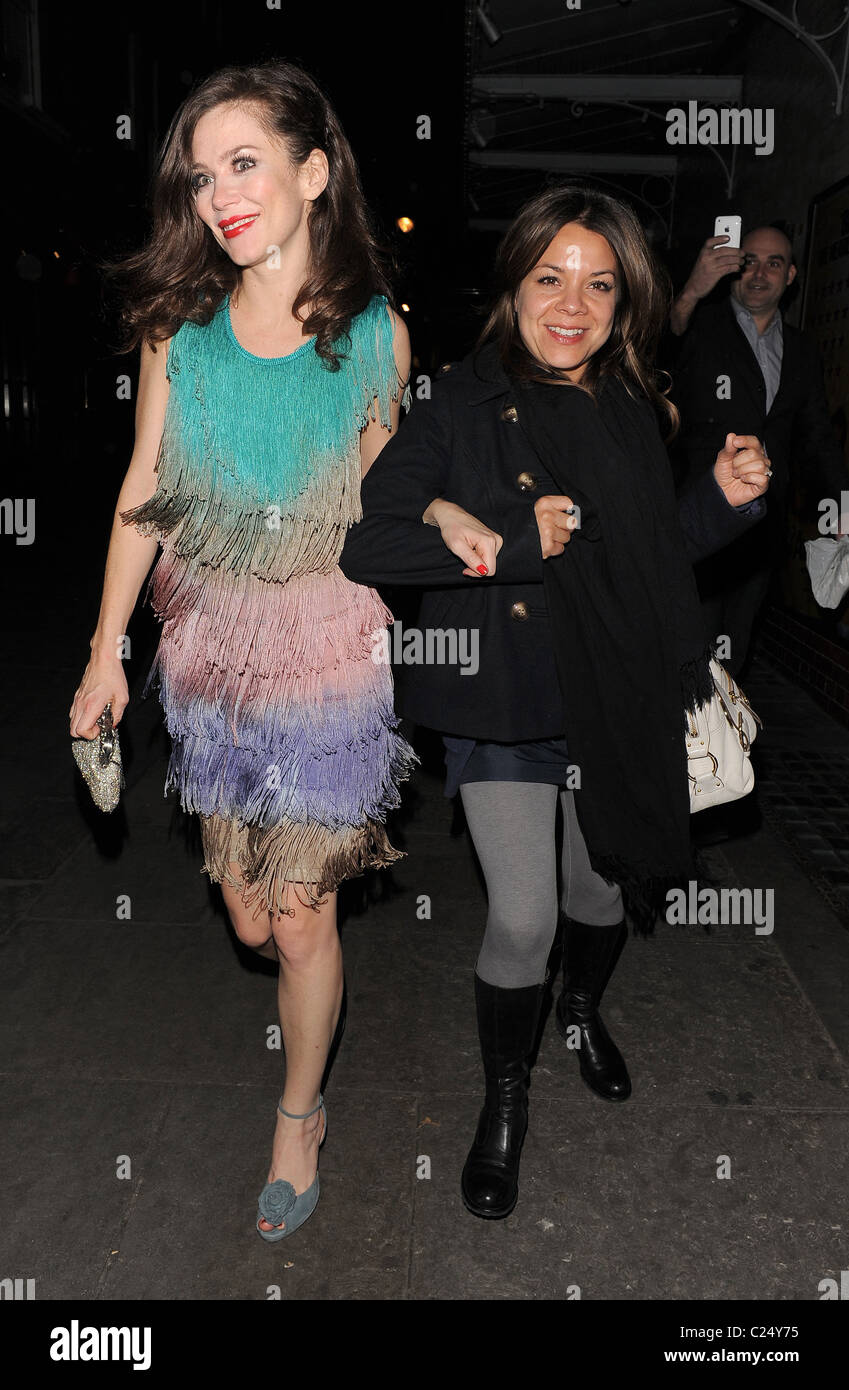 Anna Friel leaves J Sheekey restaurant at half past midnight with a female friend, having enjoyed a late dinner there. Anna was Stock Photo